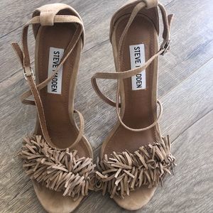 Steve Madden Nude Suede Fringe Heels 6